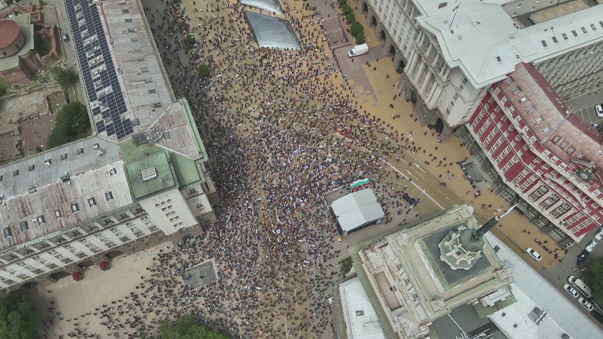 МВР на запитване на "24 часа": Не е имало 270 000 души на протестите вчера. Но не казва колко (Видео)