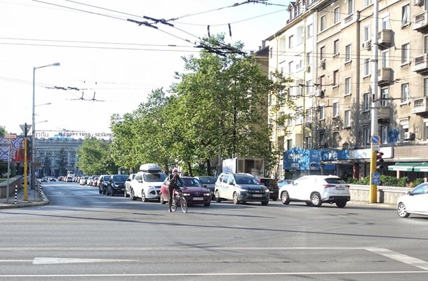 Коментар на седмицата №2: 3900 лв. заплата – добра на фона на 3300 средна в София, но сметнете две числа плюс ниската безработица – тя бута парите на шофьорите нагоре