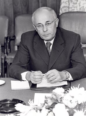 ПРОФ. ИВАН ПОПОВ