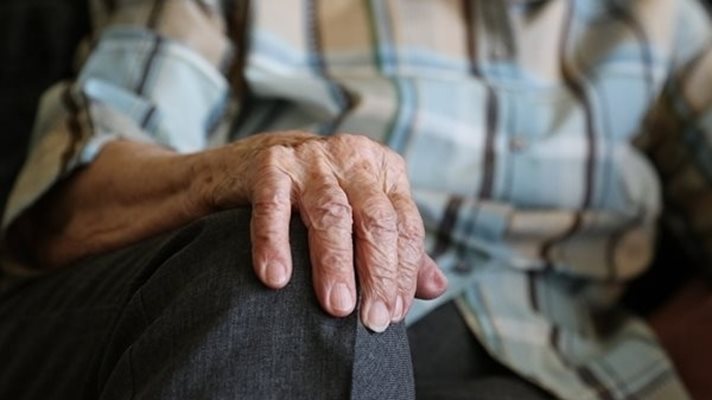 Изведоха 50 души от хосписа в Русенско