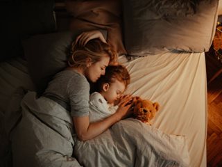 Възрастта, след която детето не бива да спи с родителите