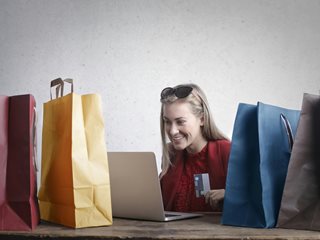 "Остават само 2 бройки!" Или трикове, с които ни карат да харчим пари